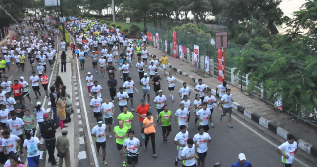 14,000 put their best foot forward for Hyd Marathon